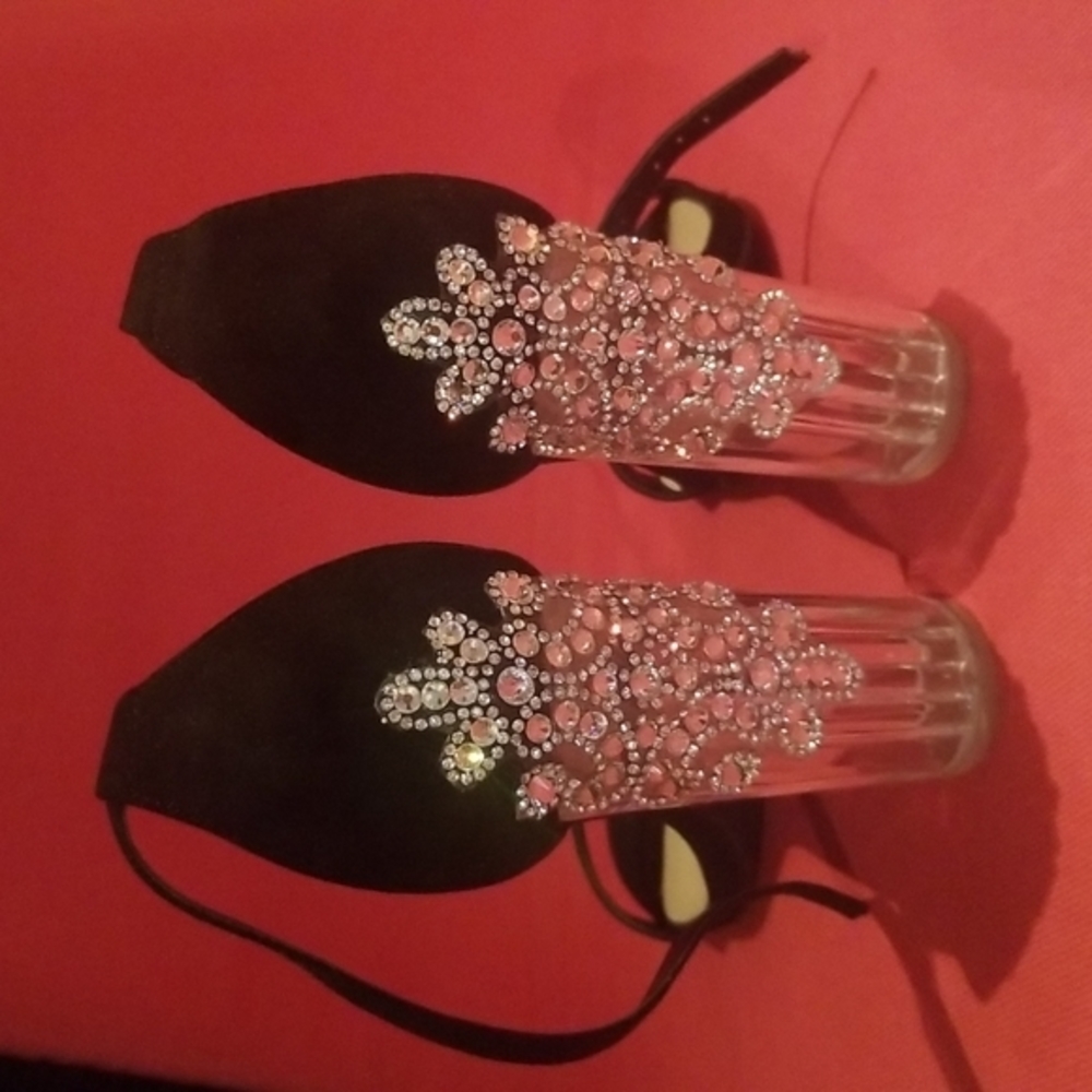 ❤  Wild Diva Suede like Strap w/Crystal Clear Heel - Size 6 1/2